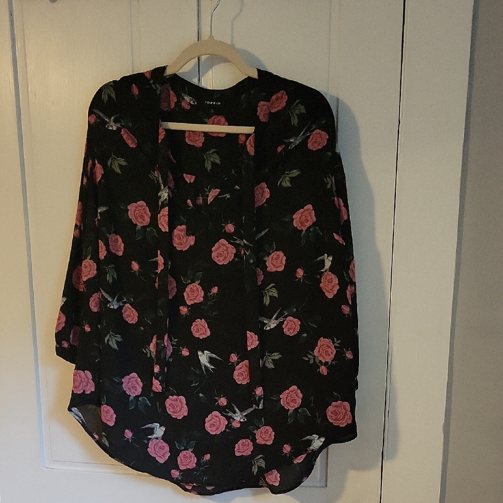 Torrid Black and Pink 3/4 Sleeve Blouse with Mandarin Collar